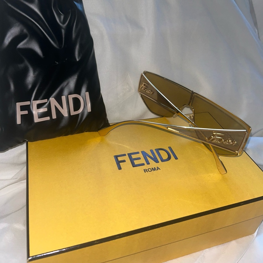 FENDI SUNGLASSES